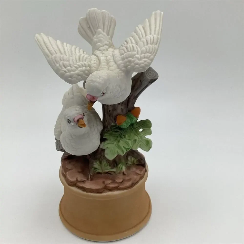 Vintage‎ Shafford Porcelain Love Birds Musical Figurine 8